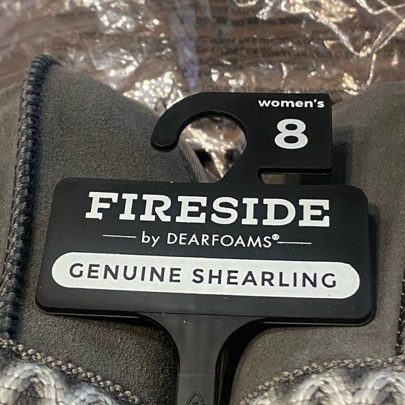 Women's Fireside by Dearfoams Greta Genuine Shearling Clog With Taping
Size-8 - Picture 7 of 7